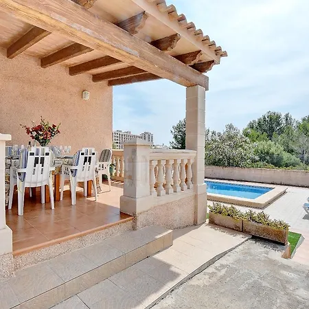 Villa East *