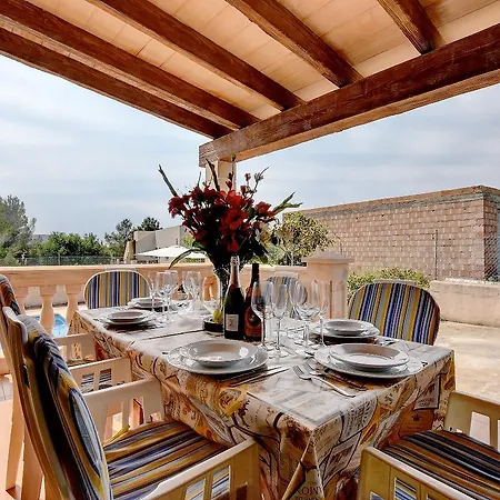 Villa East *
